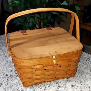 1995 Longaberger Picnic Basket